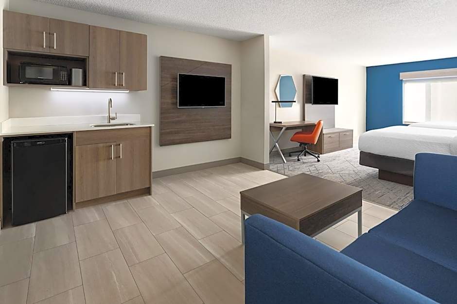 Holiday Inn Express and Suites Meriden By IHG