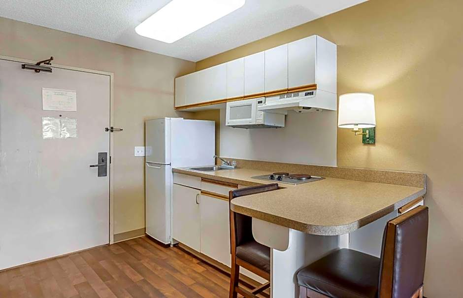 Extended Stay America Select Suites - Chicago - Naperville - East