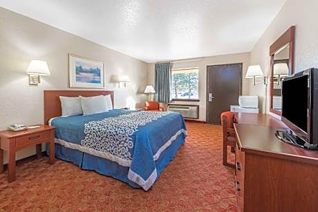 Queen Room - Non-Smoking