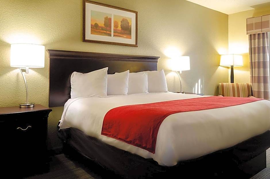 Photo 1 of 4 of 1 King Bed, Accessible