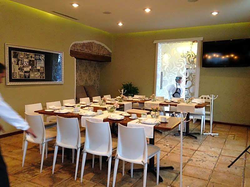 Descansera Hotel Business and Pleasure