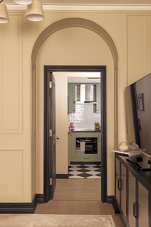 Native Kings Wardrobe, St Pauls