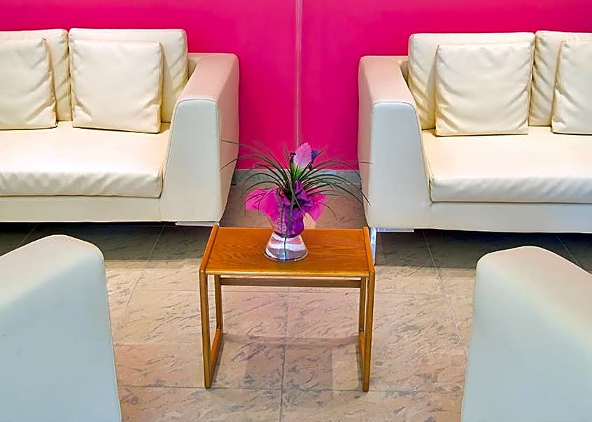 Renzo Hotel