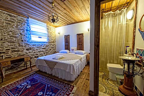 Birgi Hotel Saliha Hanim Tas Konak