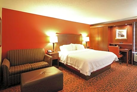 1 King W/Jetted Bathtub Ns