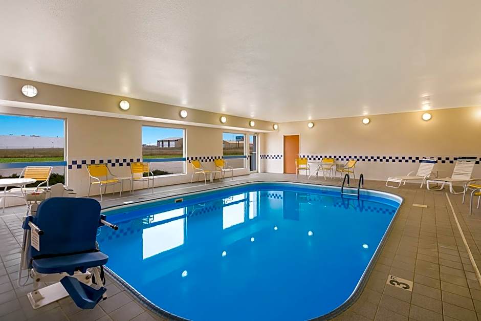 AmericInn by Wyndham Minot