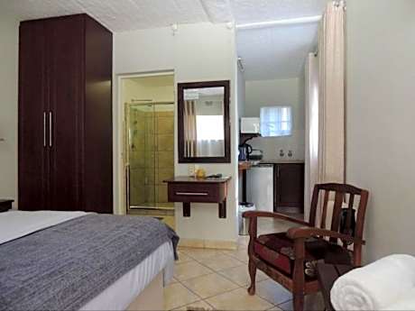 Comfort Queen Room