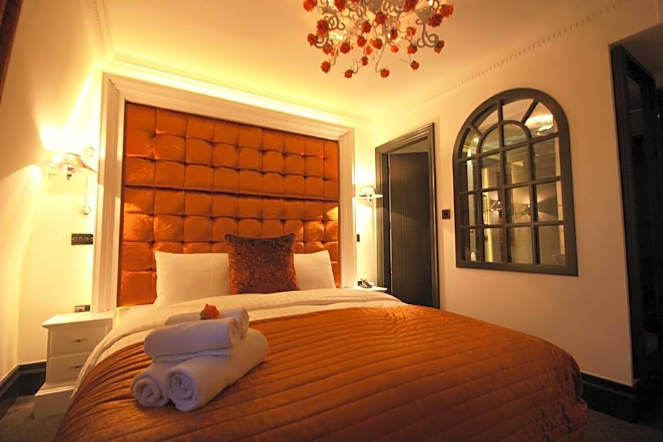 The Exhibitionist Hotel