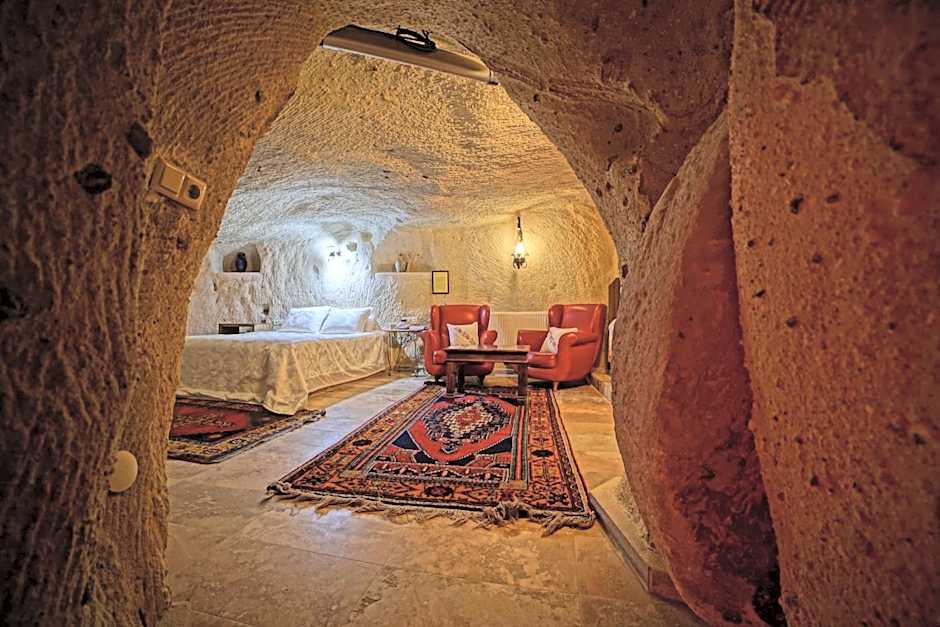 Jerveni Cave Hotel
