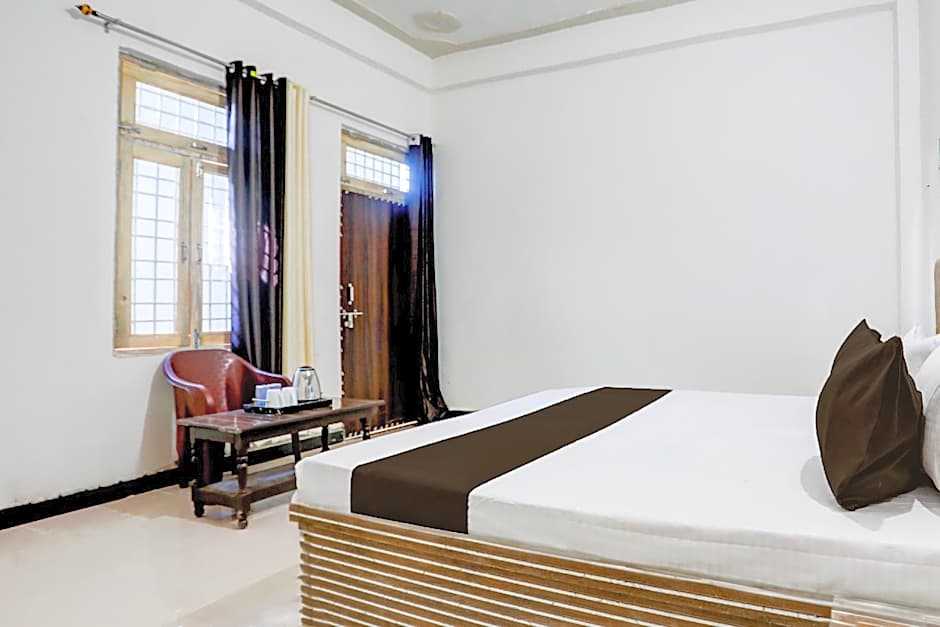 Hotel O Kanha galaxy brothers group