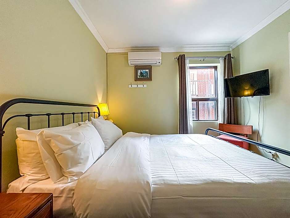 Maison Des Jardins B & B