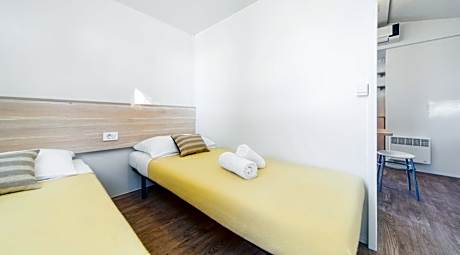 Superior Mobile Home (4 Adults + 2 Children)