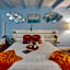 TAMPA BAY, BEACH step away, WIFI, FREE PARKING,POOLS, JACUZZI