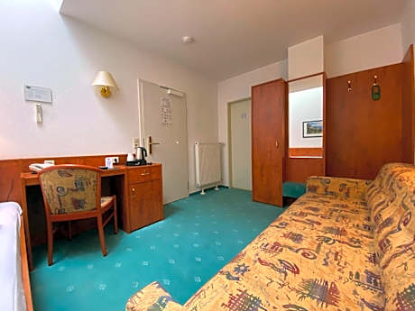 Economy Single Room