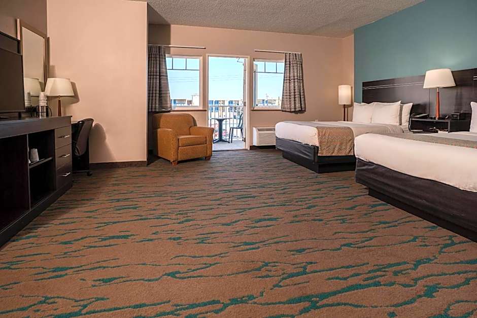 Gateway Hotel & Suites, an Ascend Collection Hotel