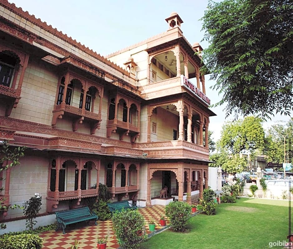 Photo 1 of 29 of Hotel Navrang