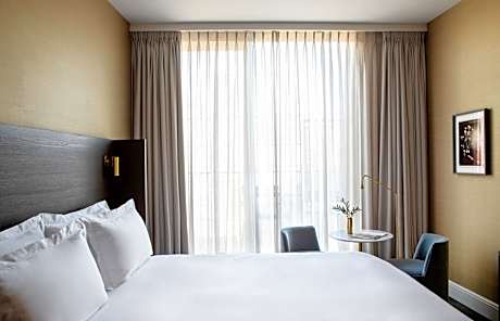 Luxury Room - Middle