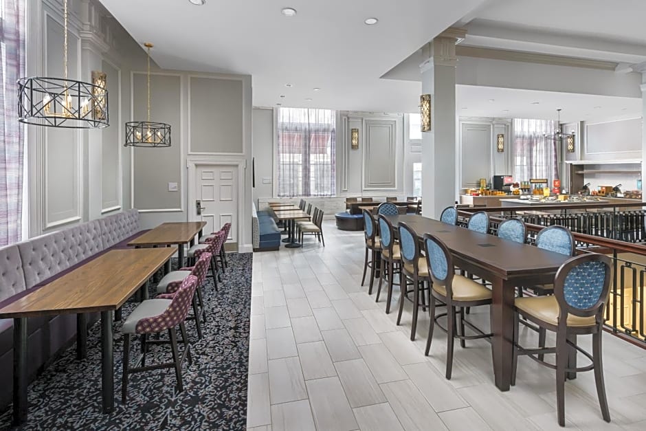 Hampton Inn & Suites Baltimore Inner Harbor