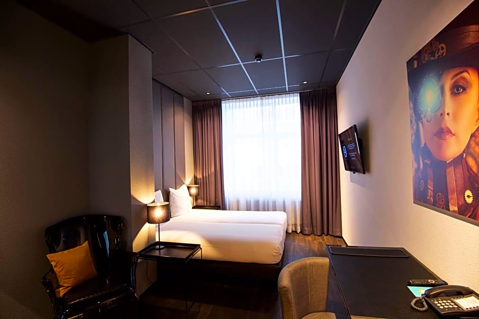 Photo 1 of 5 of Deluxe Twin Room