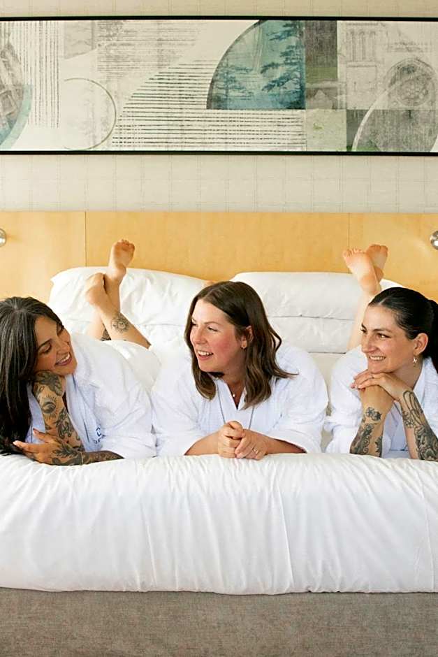 Delta Hotels by Marriott Victoria Ocean Pointe Resort