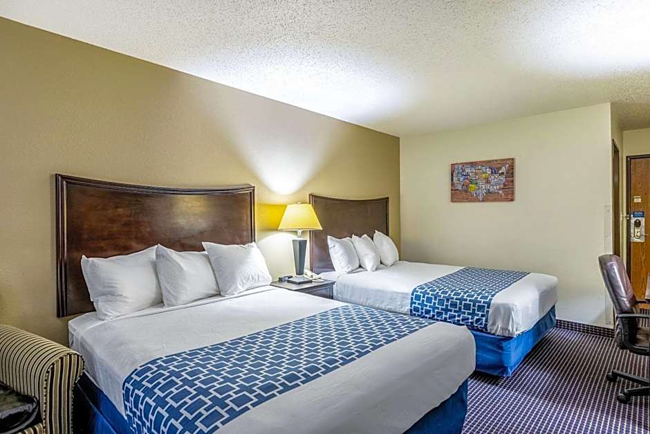 Econo Lodge Inn & Suites Auburn