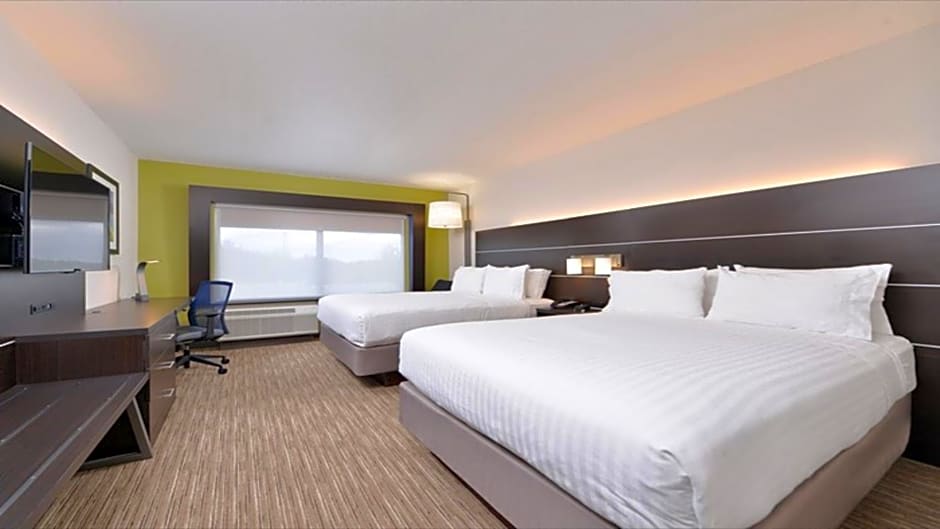 Holiday Inn Express & Suites Parkersburg East