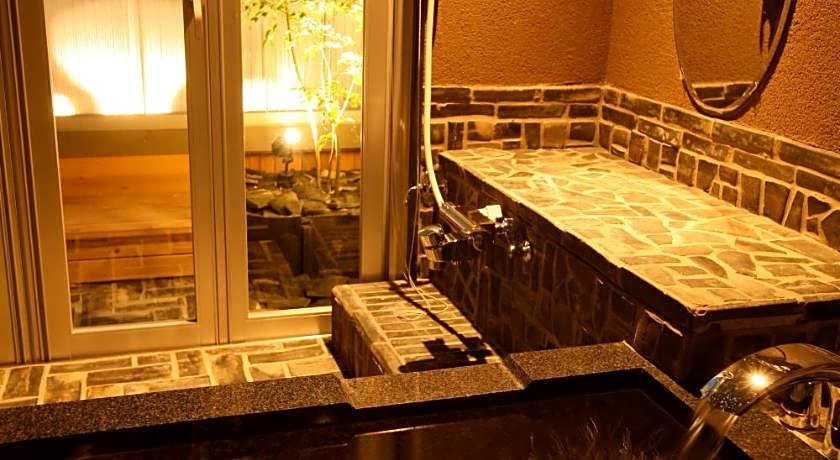 Tabinoyado Ushionoakari Geiboso