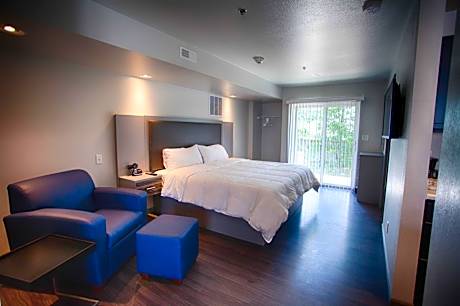 King Suite with Kitchenette