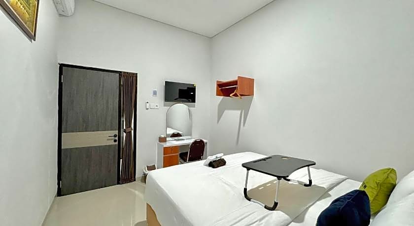 Urbanview Syariah near Stadion Manahan Solo