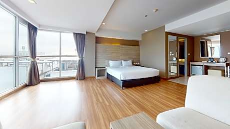 Corner Deluxe Room