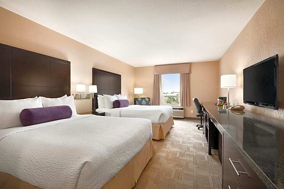 Prairie Crest Calgary Airport by IHG