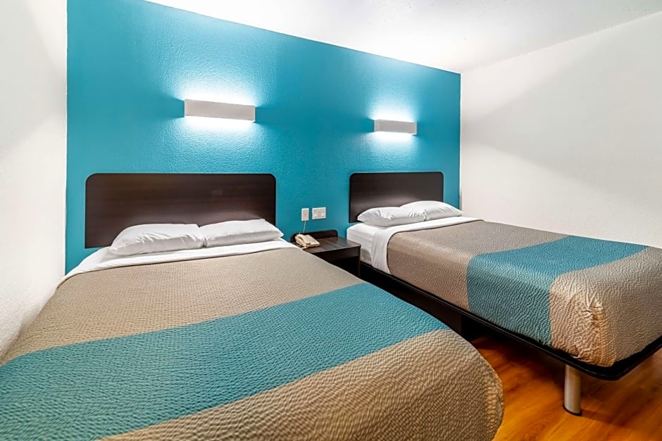 Motel 6 Lewisville, TX - Medical City