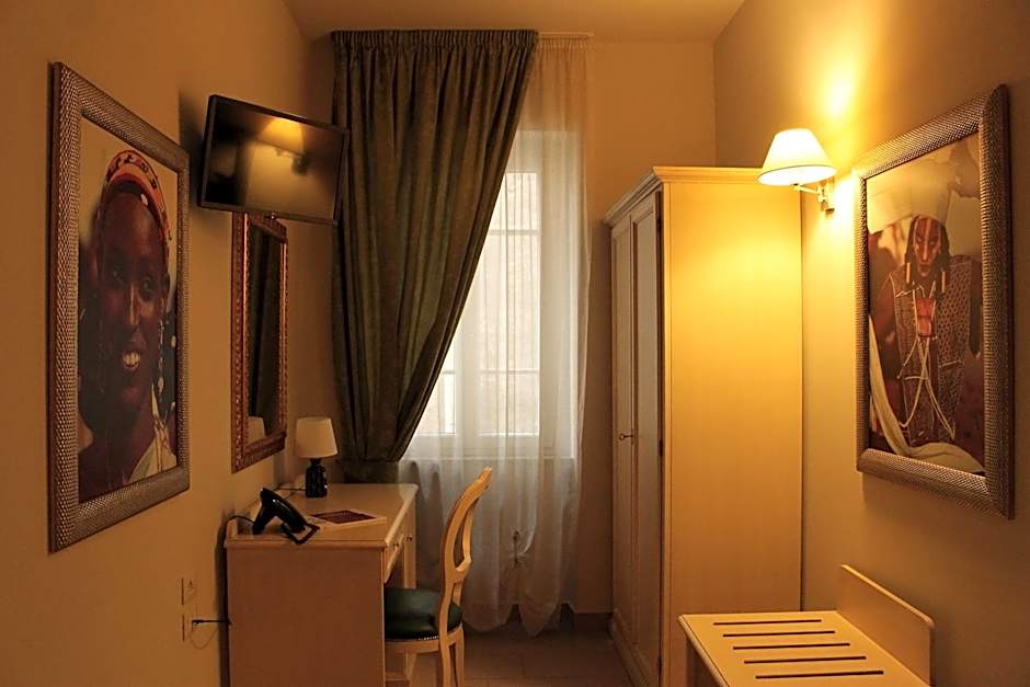 Photo 1 of 10 of Single Room