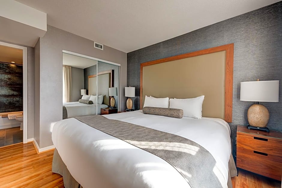 Carmana Hotel & Suites