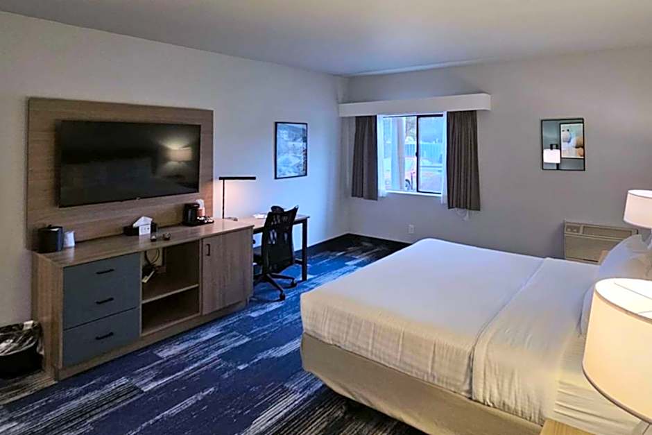 Edgewater Inn and Suites, an Ascend Collection Hotel