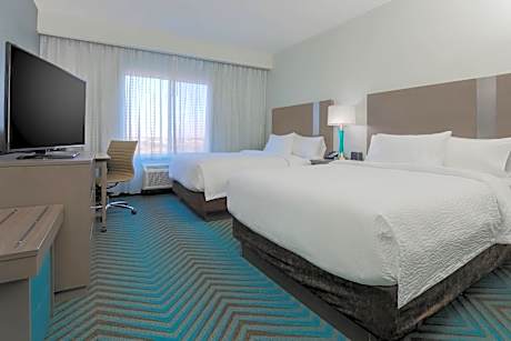 Queen Room with Two Queen Beds - Hearing Accessible