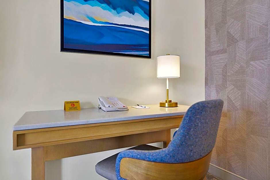 Best Western Plus Sunset Plaza Hotel