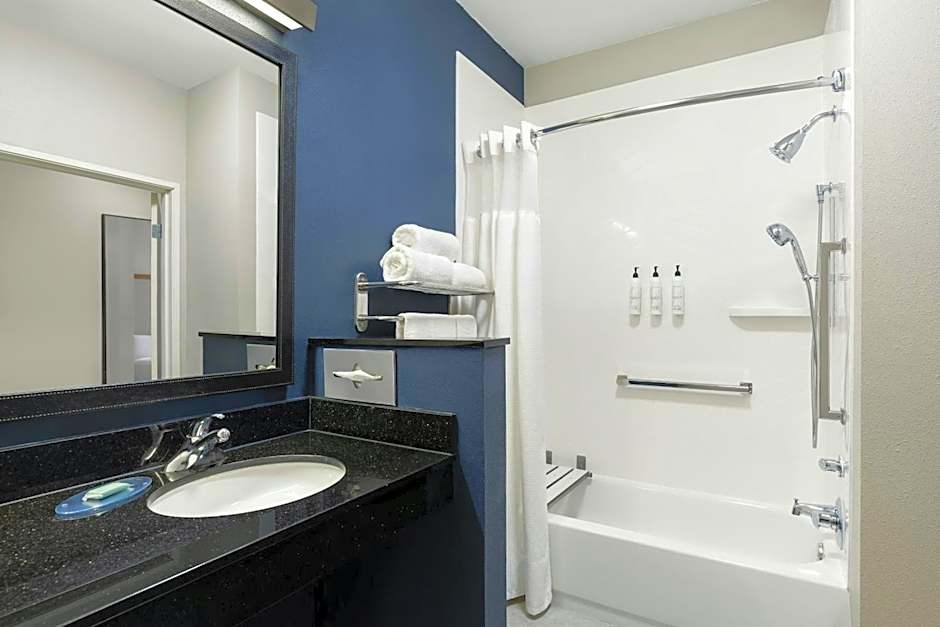Fairfield Inn & Suites by Marriott Minneapolis St. Paul/Roseville