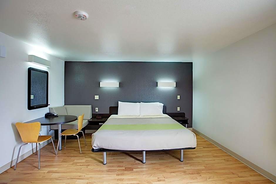 Studio 6-Sweetwater, TX