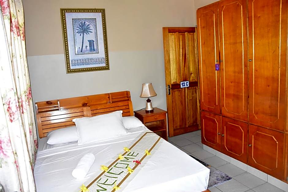 Reef Holiday Apartments