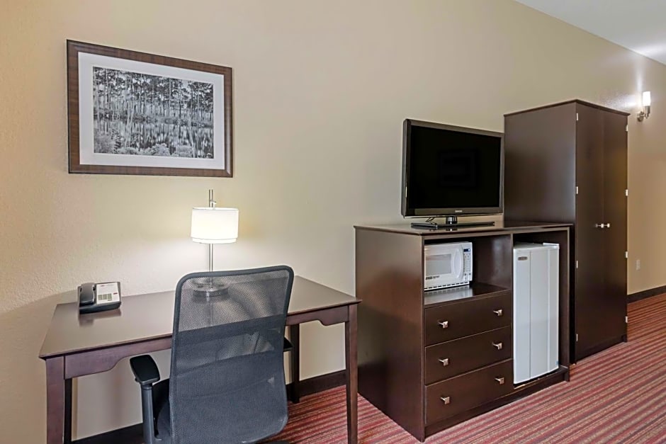 Best Western Plus Bradbury Inn & Suites