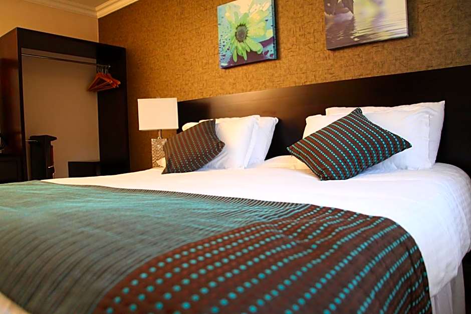 Photo 1 of 8 of Double Room