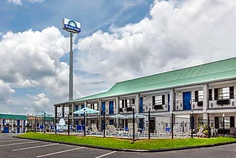 Days Inn by Wyndham Natchitoches