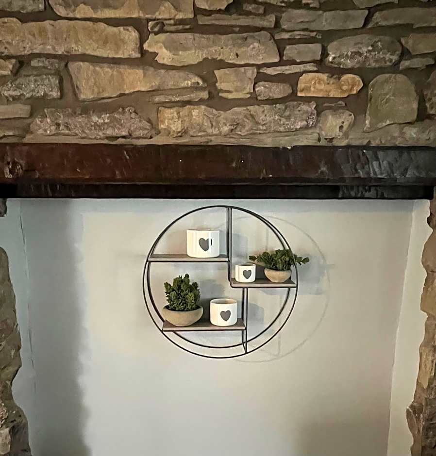 Crown and Cushion Appleby