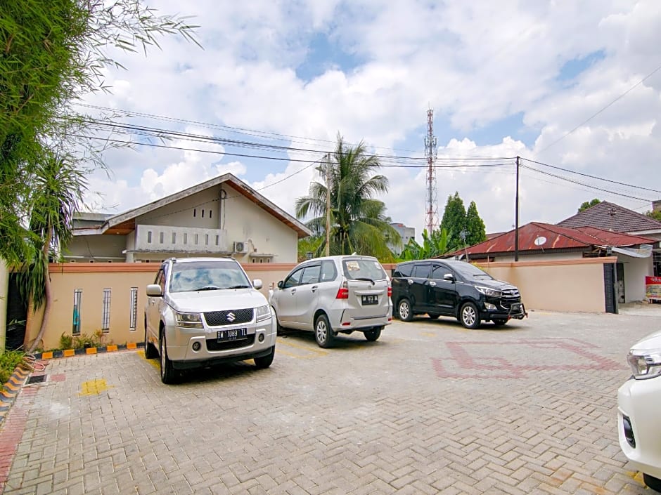 OYO 90233 The Shine Residence