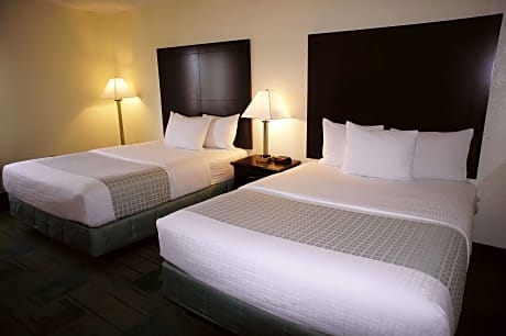 2 Queen Beds Non-Smoking