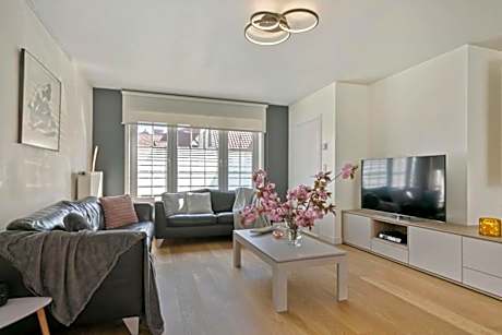 Huswell - Summer-house with sunny garden nearby beach