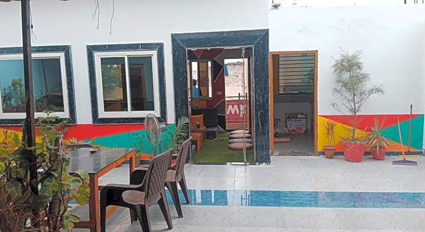 Bedweiser Backpackers Hostel