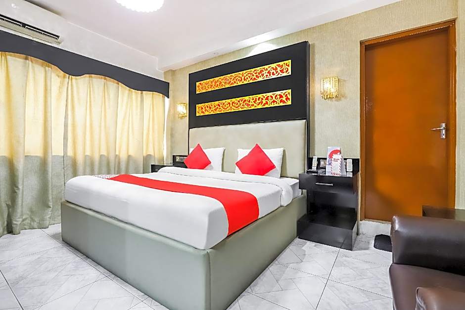 OYO 338 Transworld Hotel