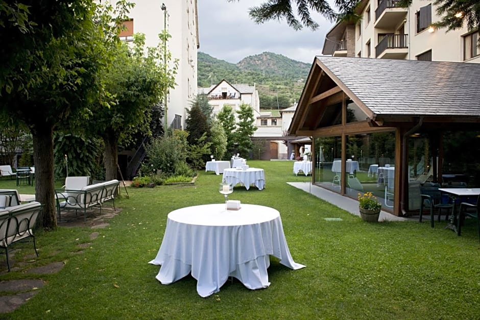 Hotel Restaurant Pessets & SPA